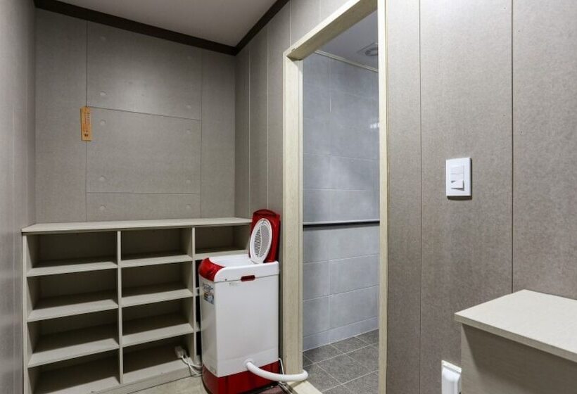 Пансион Pocheon Moonlight Dog Glamping Site