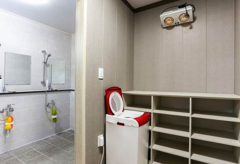 Пансион Pocheon Moonlight Dog Glamping Site