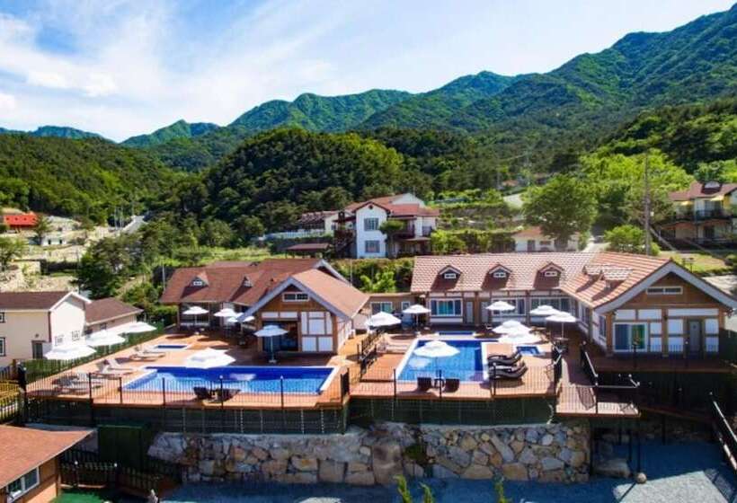 بنسيون Sancheong Pongdang Pool Villa