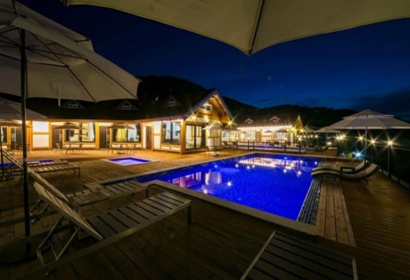 بنسيون Sancheong Pongdang Pool Villa