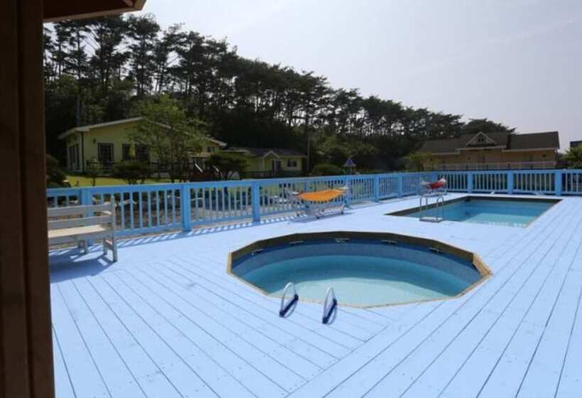 Taean Secret Garden Pension