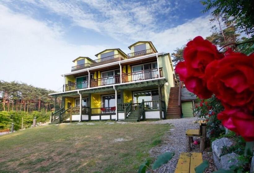 Taean Secret Garden Pension