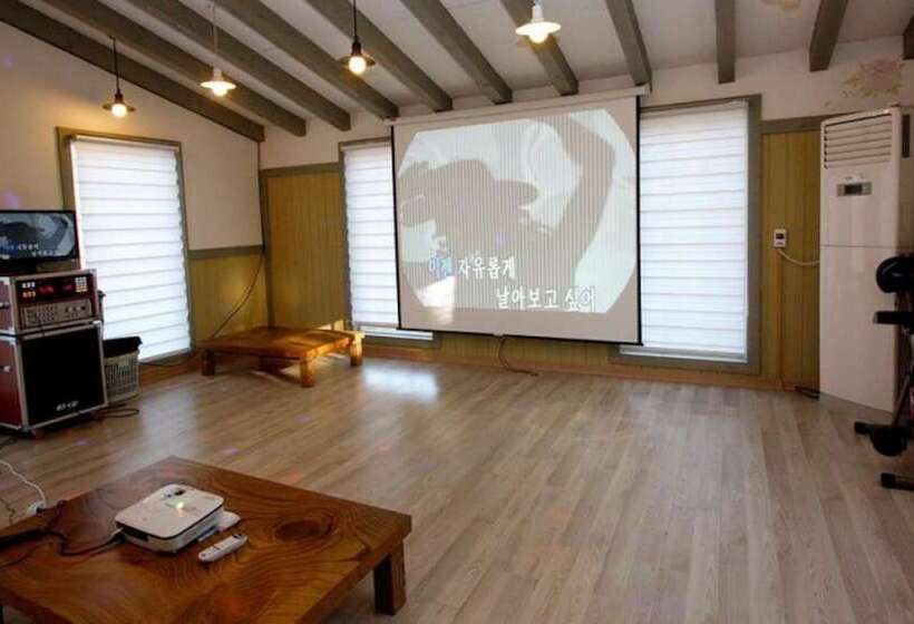 Taean Secret Garden Pension