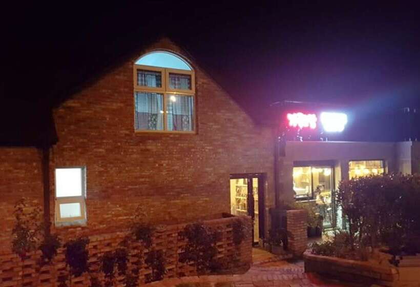 Pensionat Tongyeong Gajukgorang House