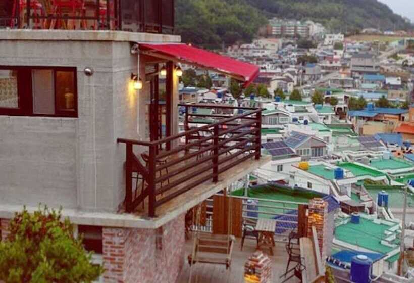 Pensionat Tongyeong Gajukgorang House