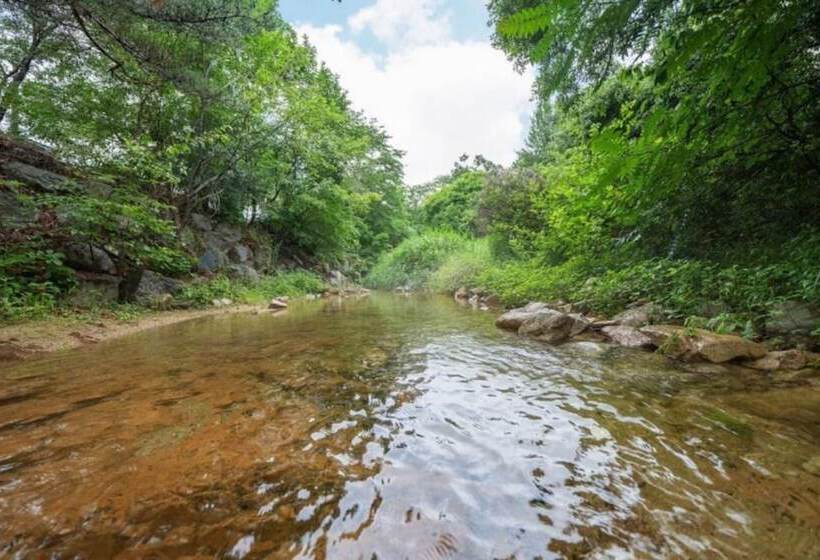 פנסיון Yangpyeong Uno House Pool Villa