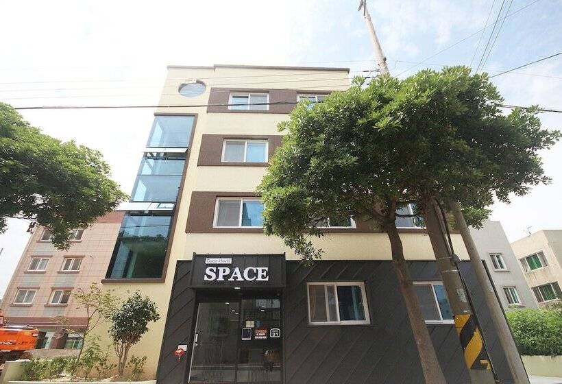 Пансион Yeosu Space Guest House