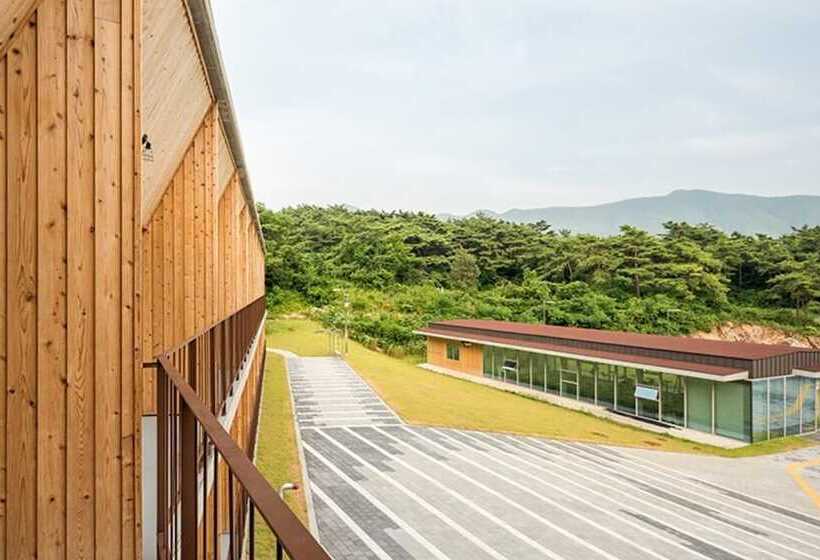 פנסיון Yongwol Eco Village Youth Hostel