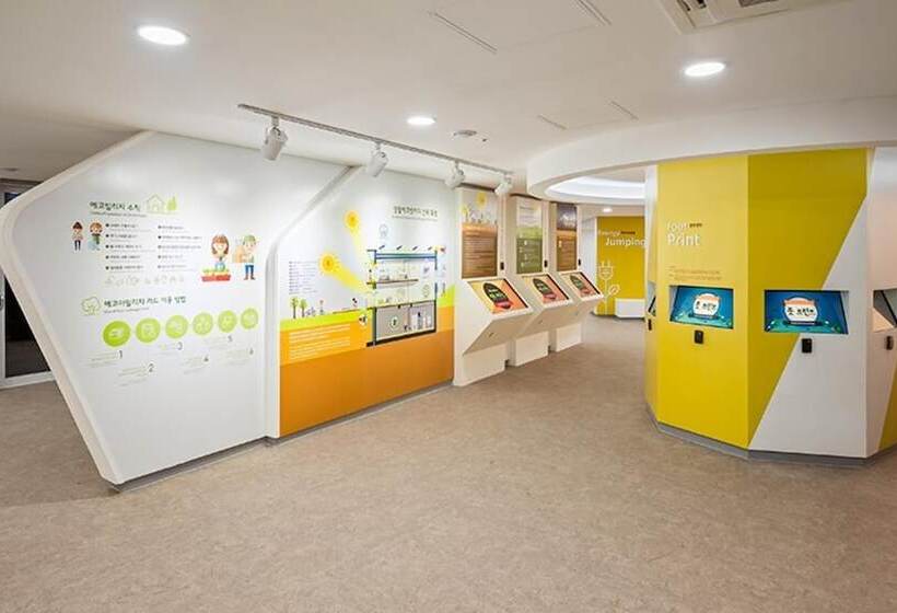 פנסיון Yongwol Eco Village Youth Hostel