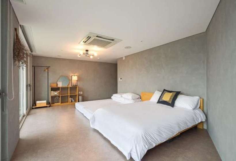 פנסיון Yongwol Eco Village Youth Hostel