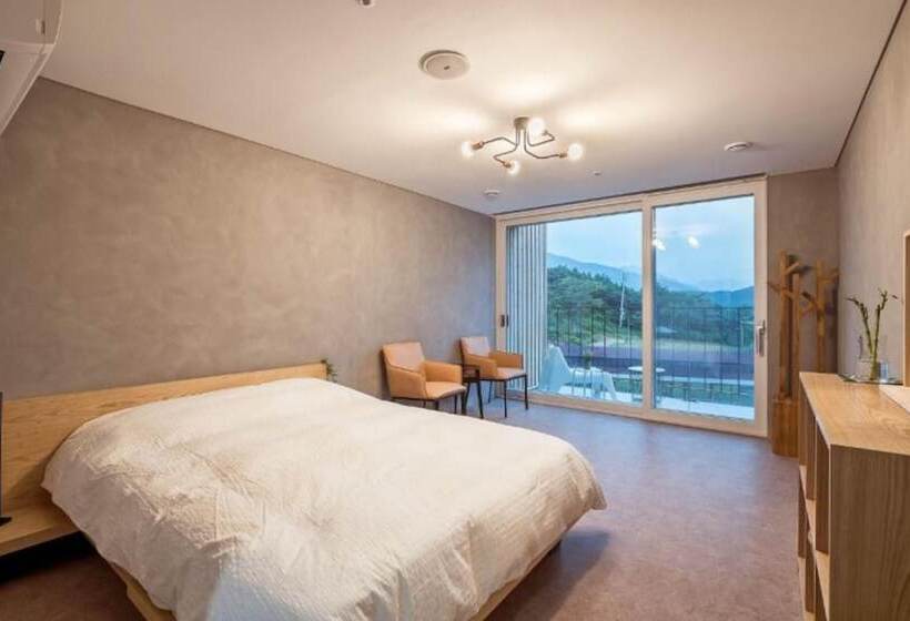 פנסיון Yongwol Eco Village Youth Hostel