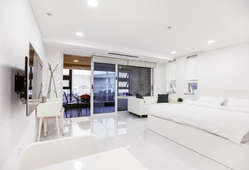 Geojedo N White Pension