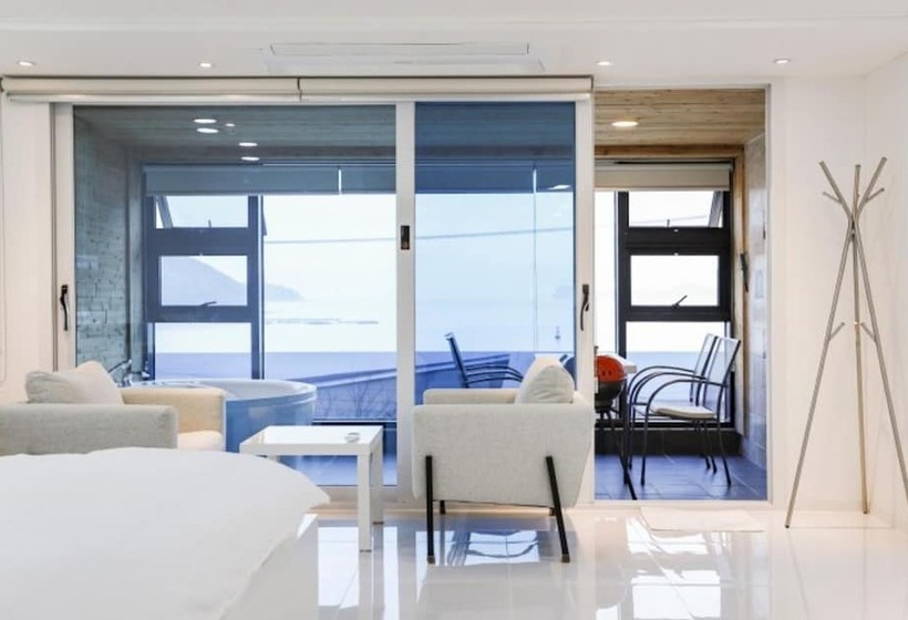 Geojedo N White Pension