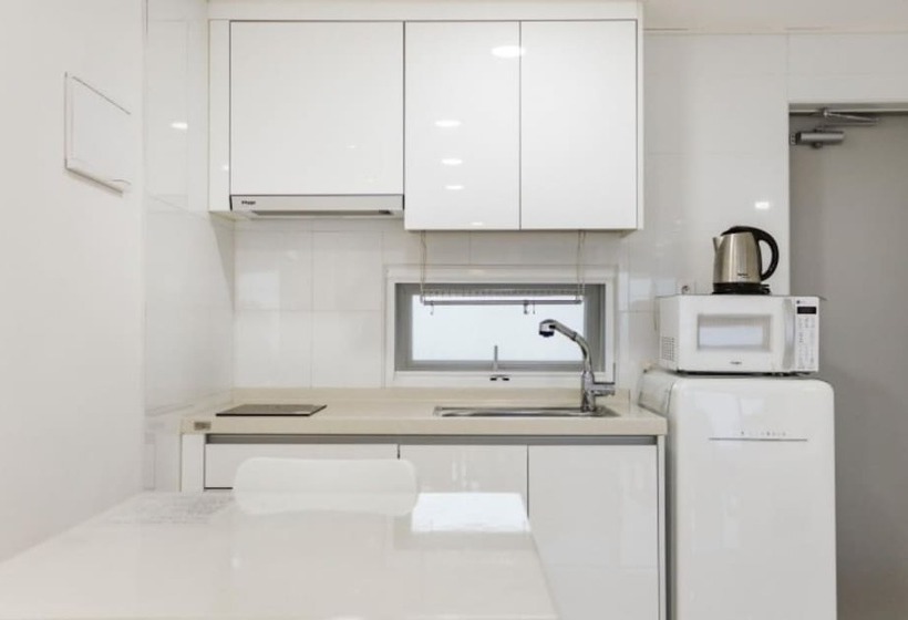 Geojedo N White Pension