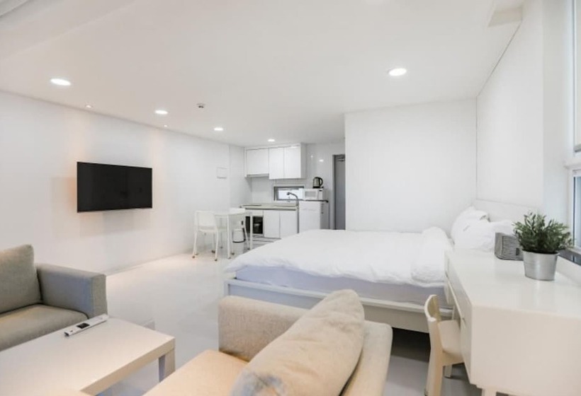 Geojedo N White Pension