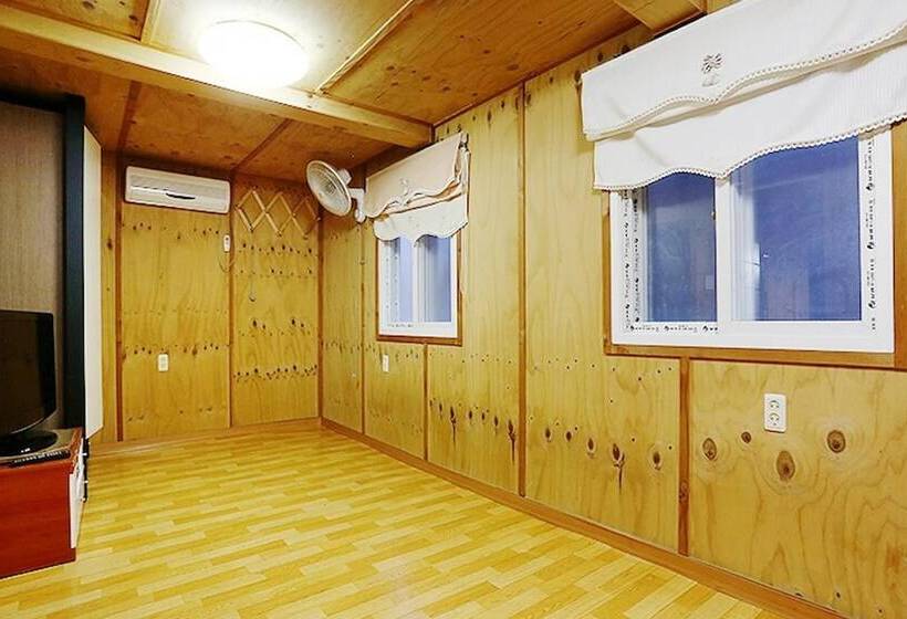 Pocheon Beverly Hill Pension