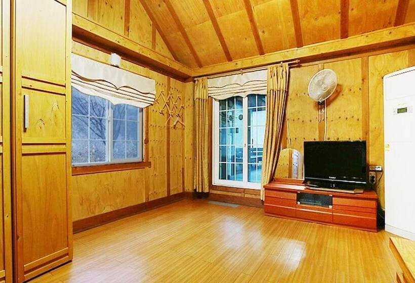 Pocheon Beverly Hill Pension