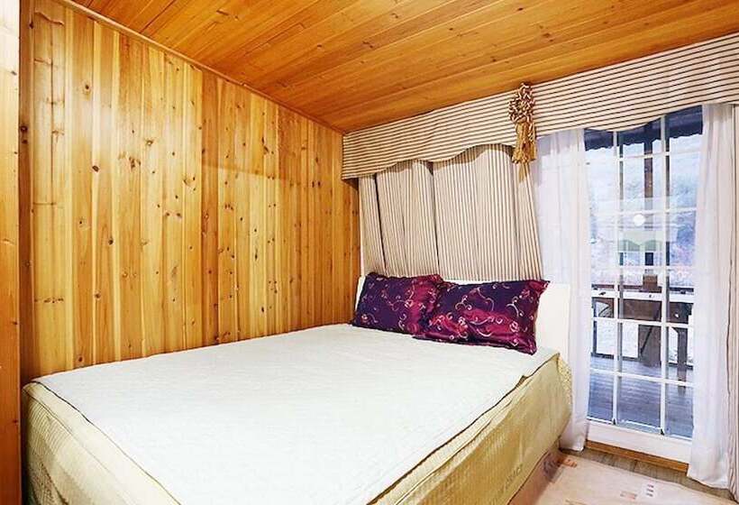 Pocheon Beverly Hill Pension