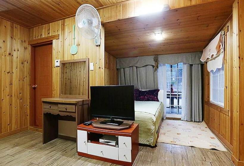 Pocheon Beverly Hill Pension