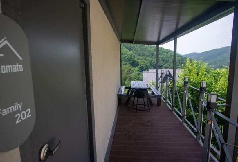 Pocheon Joey Tomato Pension