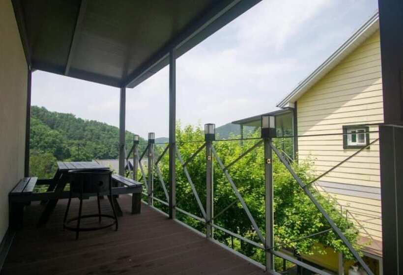 Pocheon Joey Tomato Pension