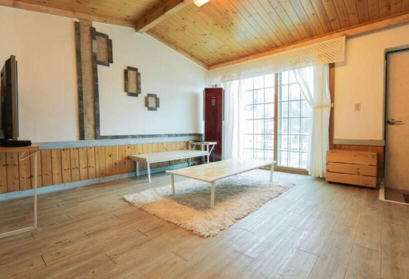 Pocheon Vincent House Pension