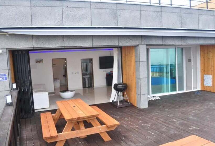 膳宿费 Pohang Blue Hill Pool Villa