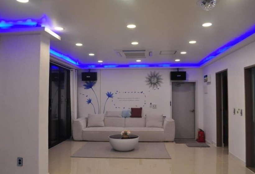 膳宿费 Pohang Blue Hill Pool Villa