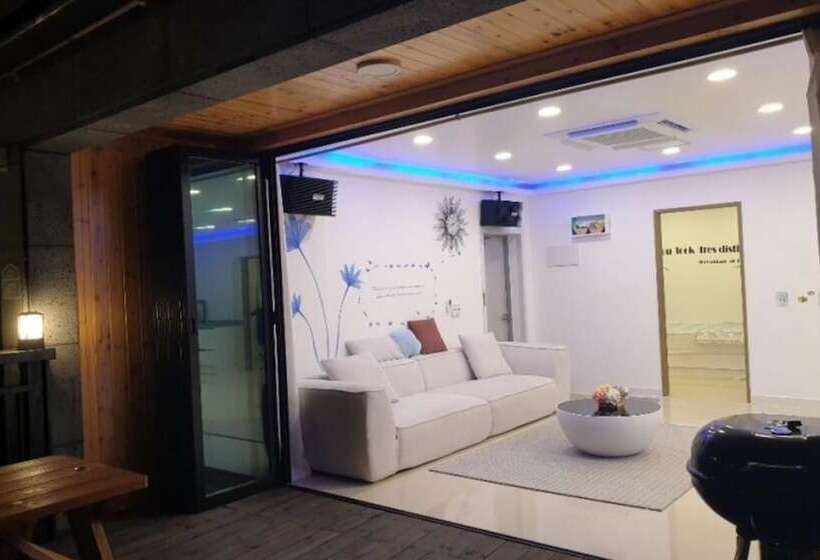 膳宿费 Pohang Blue Hill Pool Villa