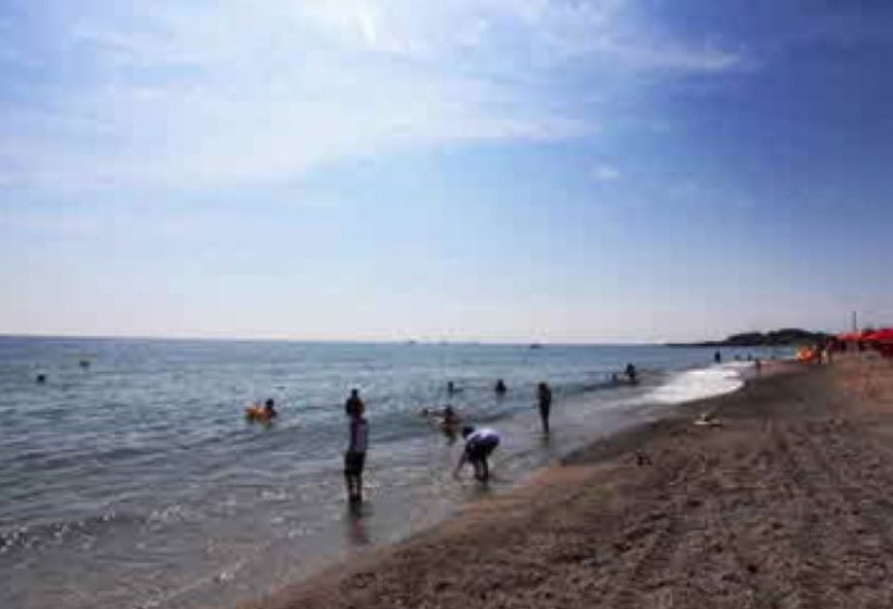 Pohang Hwajin Beach Pension