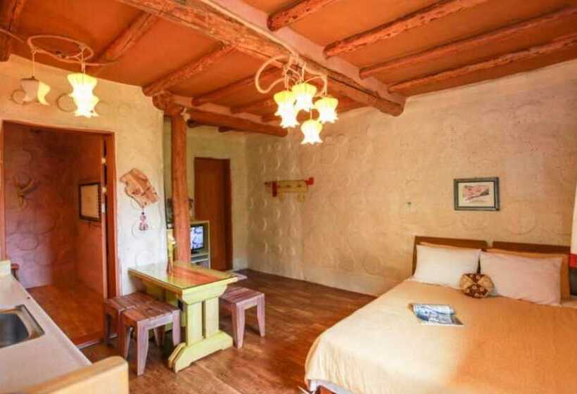 Pyeongchang Dolbaenamu Segeuru Pension