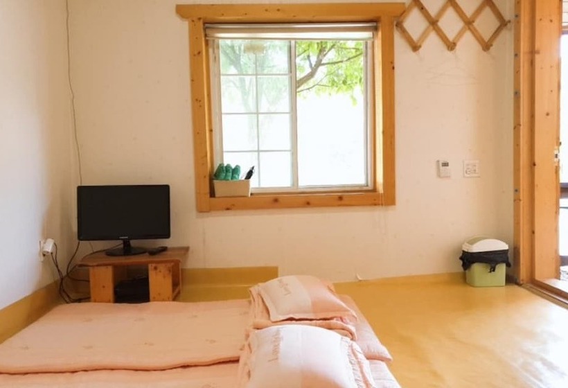 Pyeongchang Hwangtogudeulmaeul Pension