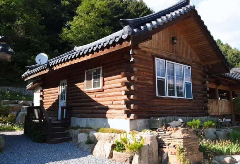 Pyeongchang Hwangtogudeulmaeul Pension