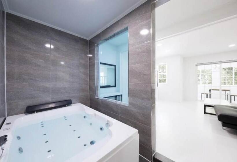 Gapyeong Green Star Pension Remodeling, Spa