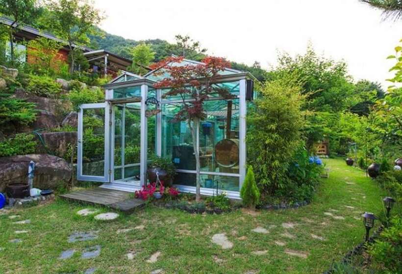 Sancheong Dolkkotdam Pension