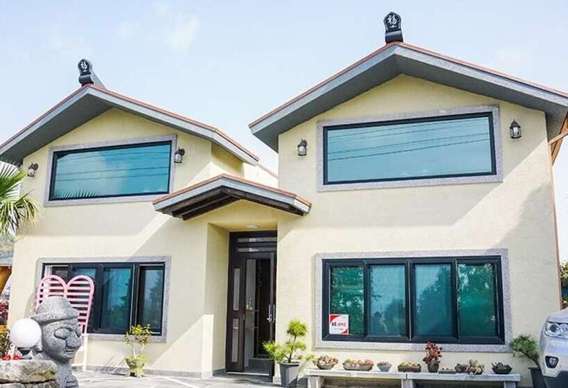 Seogwipo Haengbok Pension