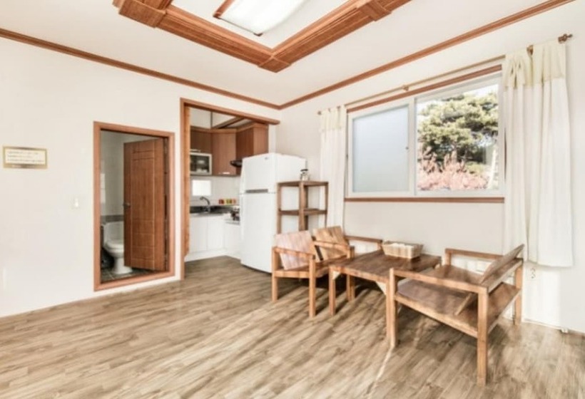 Seosan Badasarang Pension Town