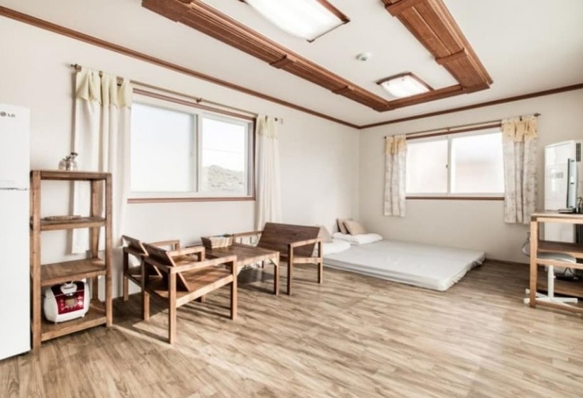 Seosan Badasarang Pension Town