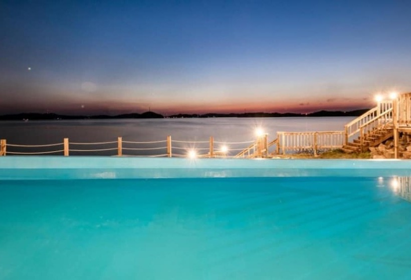 Seosan Badasarang Pension Town