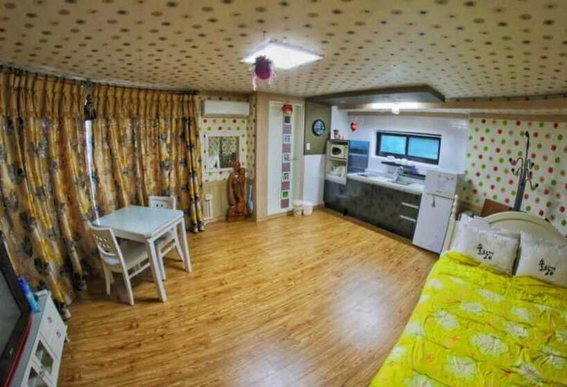 Seosan Solchang Pension