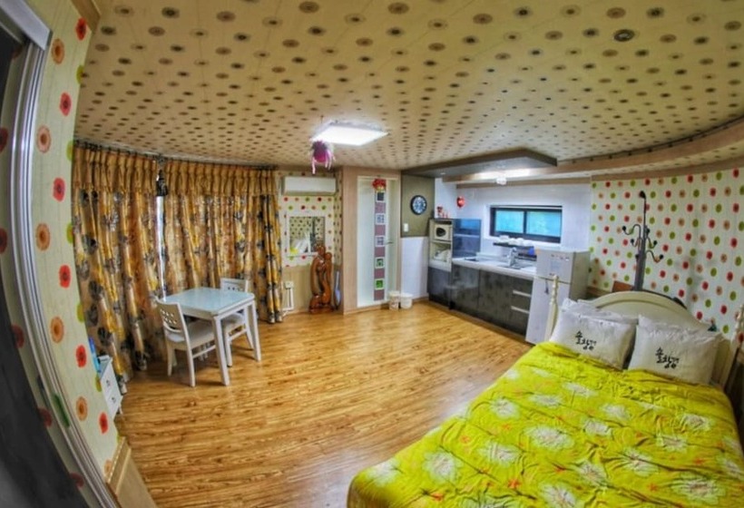 Seosan Solchang Pension