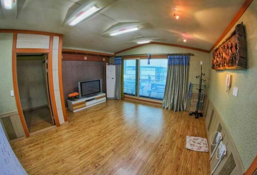 Seosan Solchang Pension