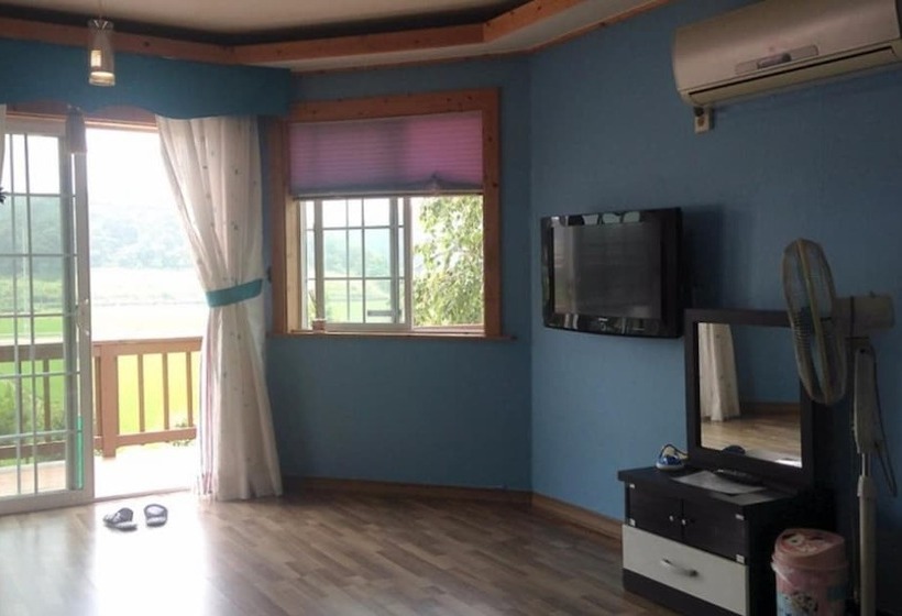 Taean Bada Soop Pension