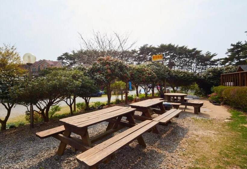 Taean Badayeohaeng Pension