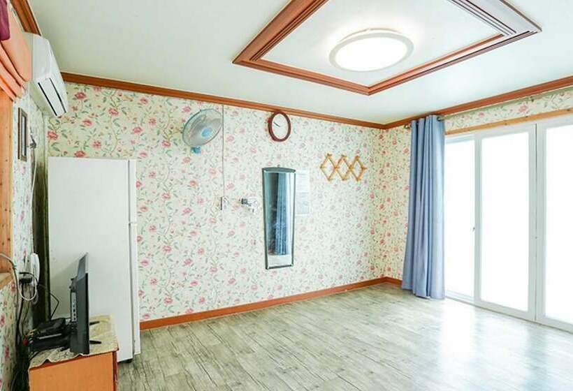 Taean Baegakgwan Pension