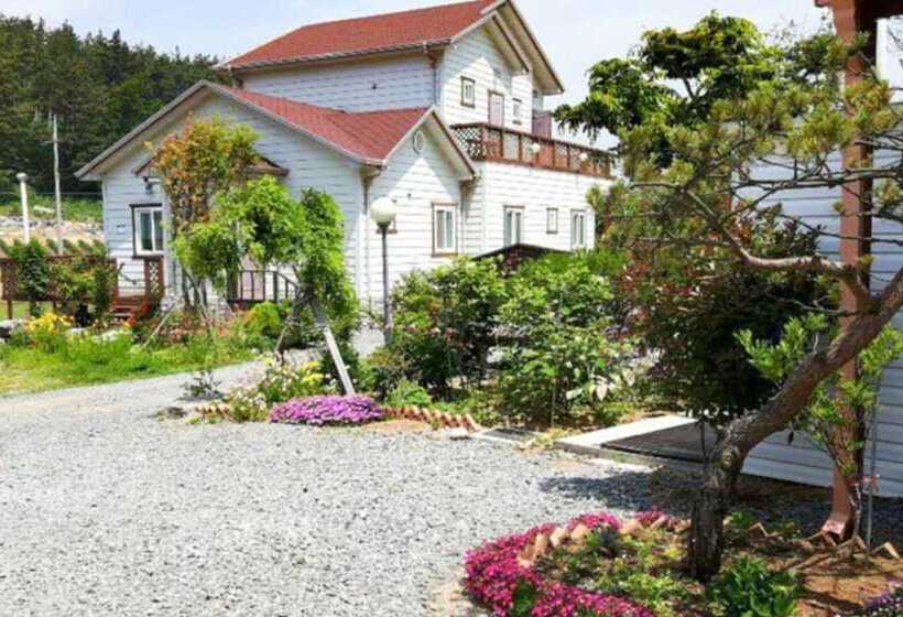 Taean  Gold House Pension