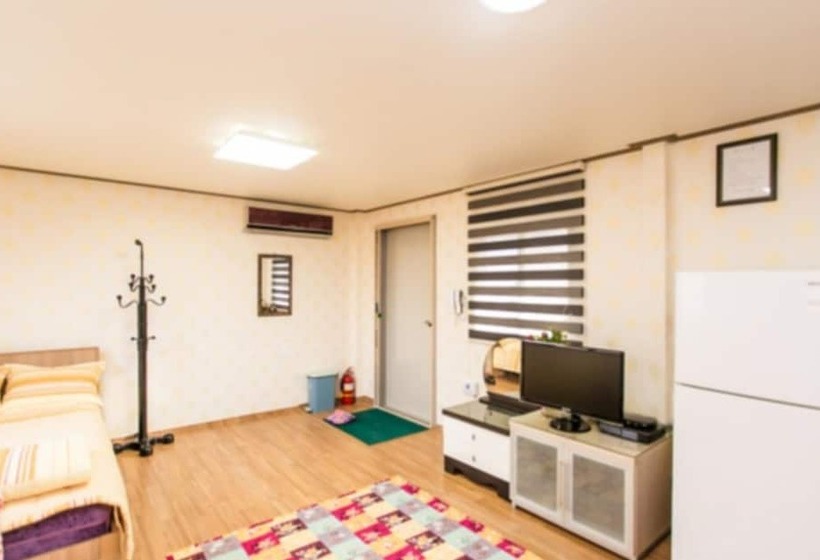 Taean  Gold House Pension