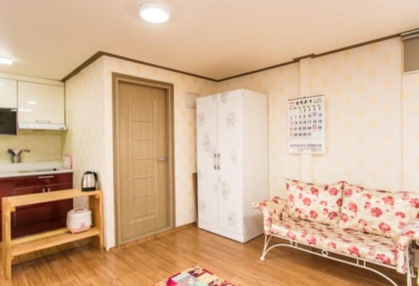 Taean  Gold House Pension