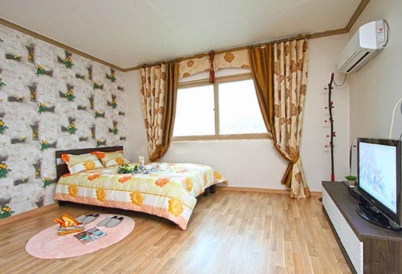 Taean  Gold House Pension