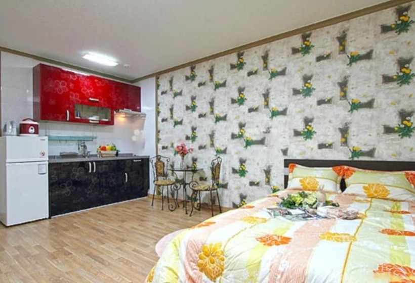 Taean  Gold House Pension